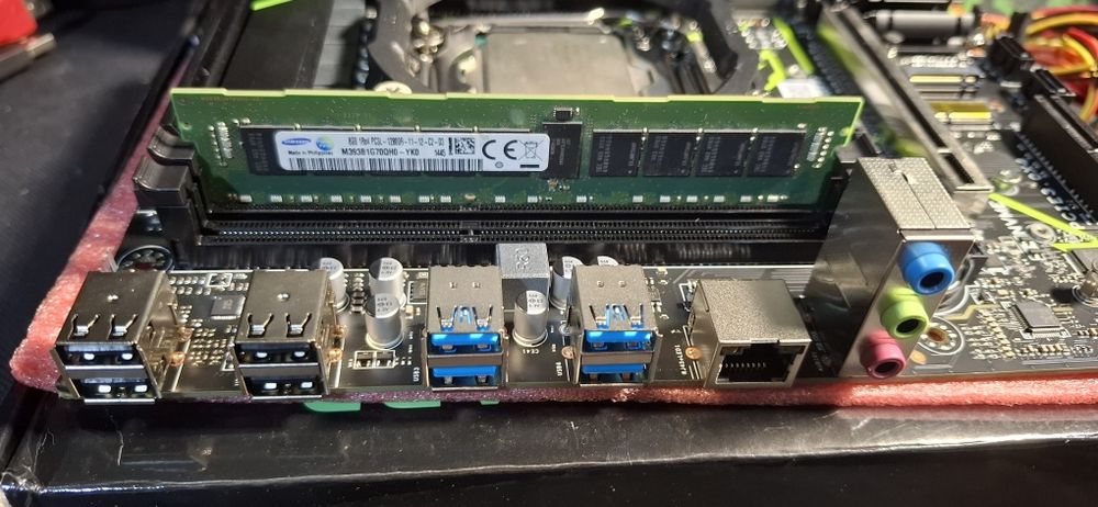 Материнская плата X99D3 + E5 2676V3 + ОЗУ 32gb