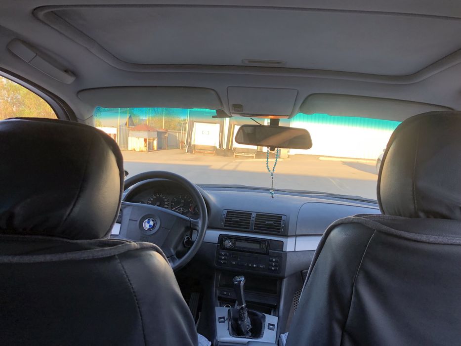 Продам машину BMW 3 2001 года