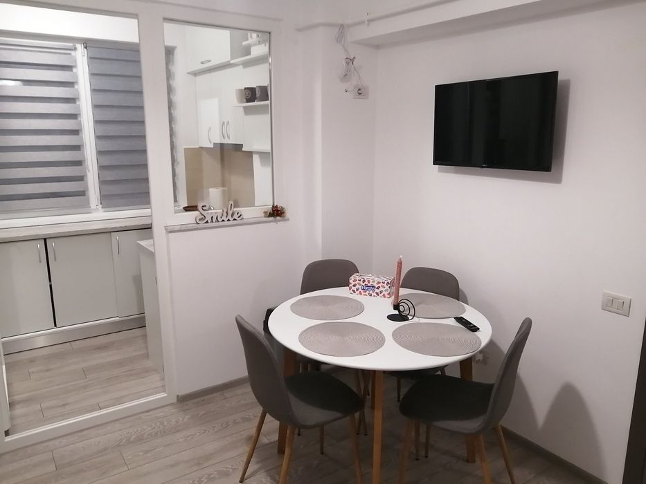 Închiriez apartament doua camere