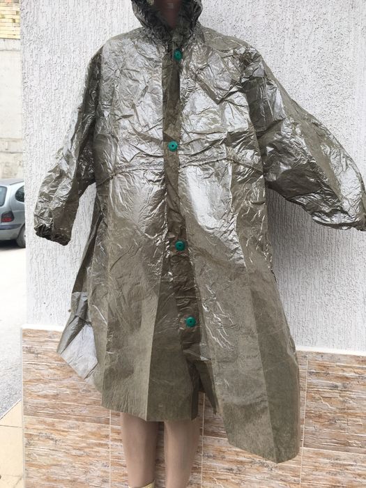 Антибактеиално наметало даждобрант.