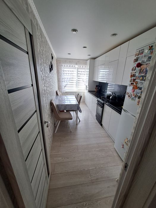 Продам 4 комнатную квартиру