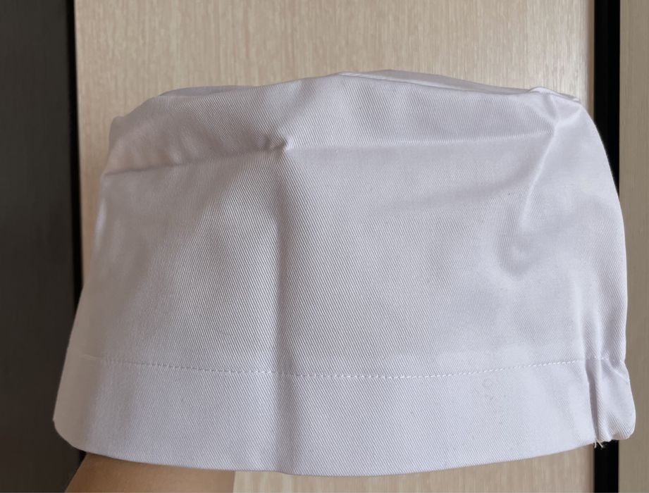 Медицинский халат и колпак