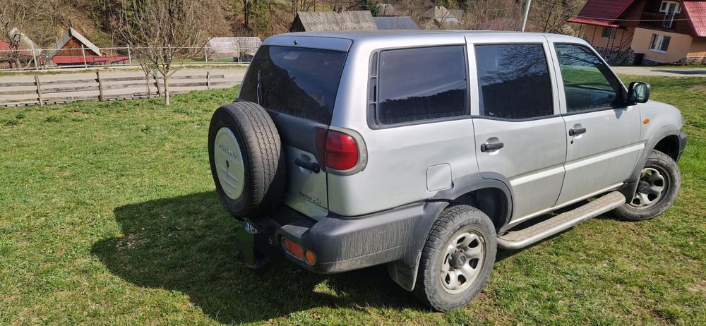 Vând nissan Terrano2