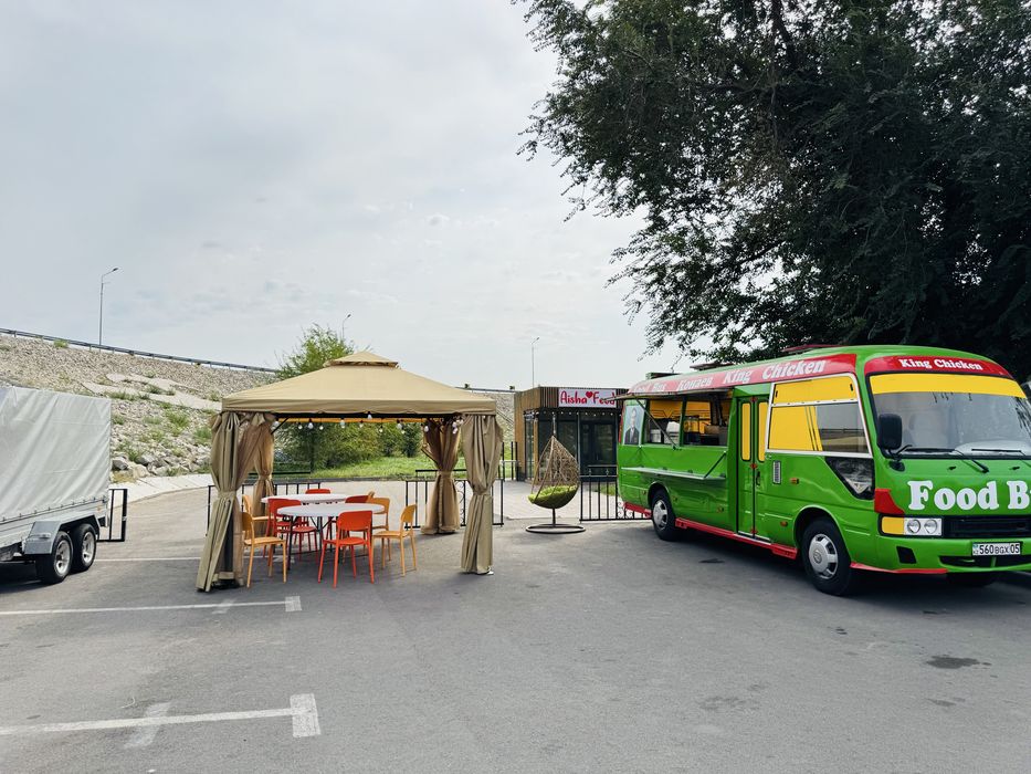 Фудтрак ресторан фастфуда на колесах