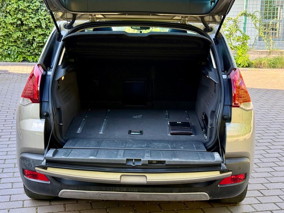 PEUGEOT 3008 HYBRID 4x4/ Piele/ Panoramic/ AUTOMAT 200cp