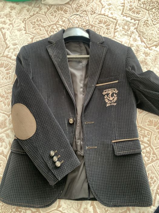 Продам школьный пиджак для  мальчика