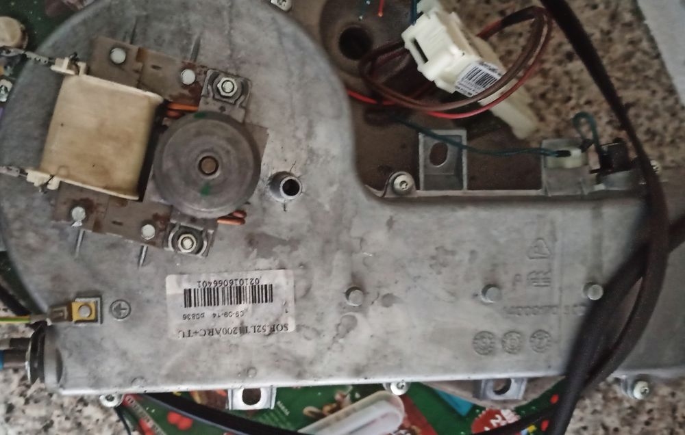 Пералня със Сушилня Indesit IWDC 6125 на ЧАСТИ