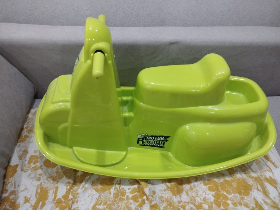 Продам детскую качалку
