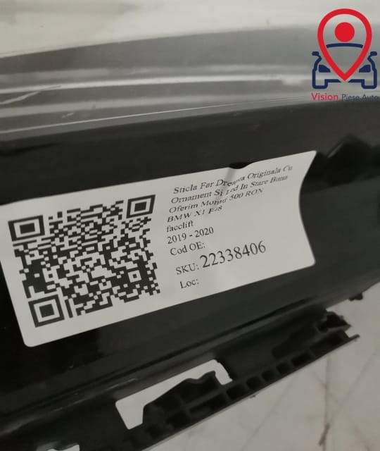 БМВ Х1 / BMW X1 Оригинално дясно стъкло за фар с орнамент и LED, в доб