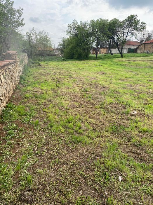 Продава къща на асфалтов път