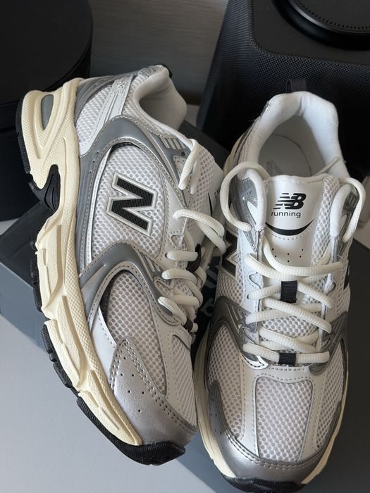 Продам New Balance 530