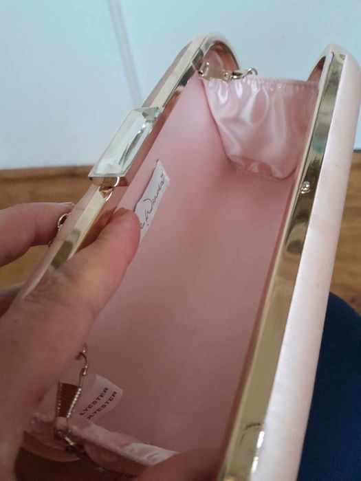 Rochie de mireasa model deosebit plus poșetă cadou