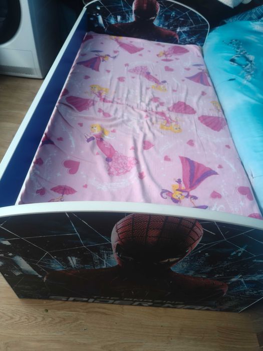 Pat pentru copii cu foto spiderman