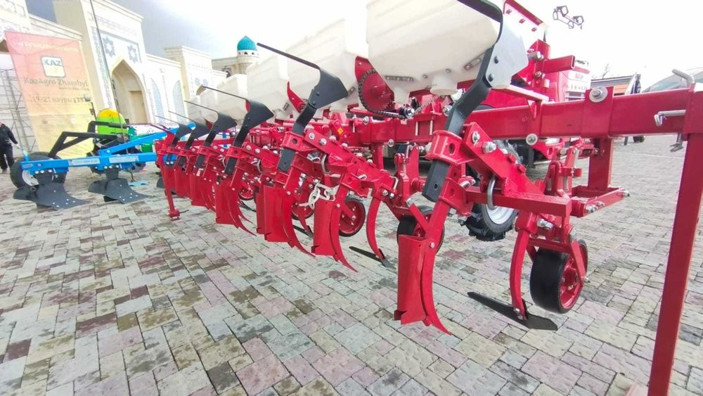 Культиватор для внесения и пропашки