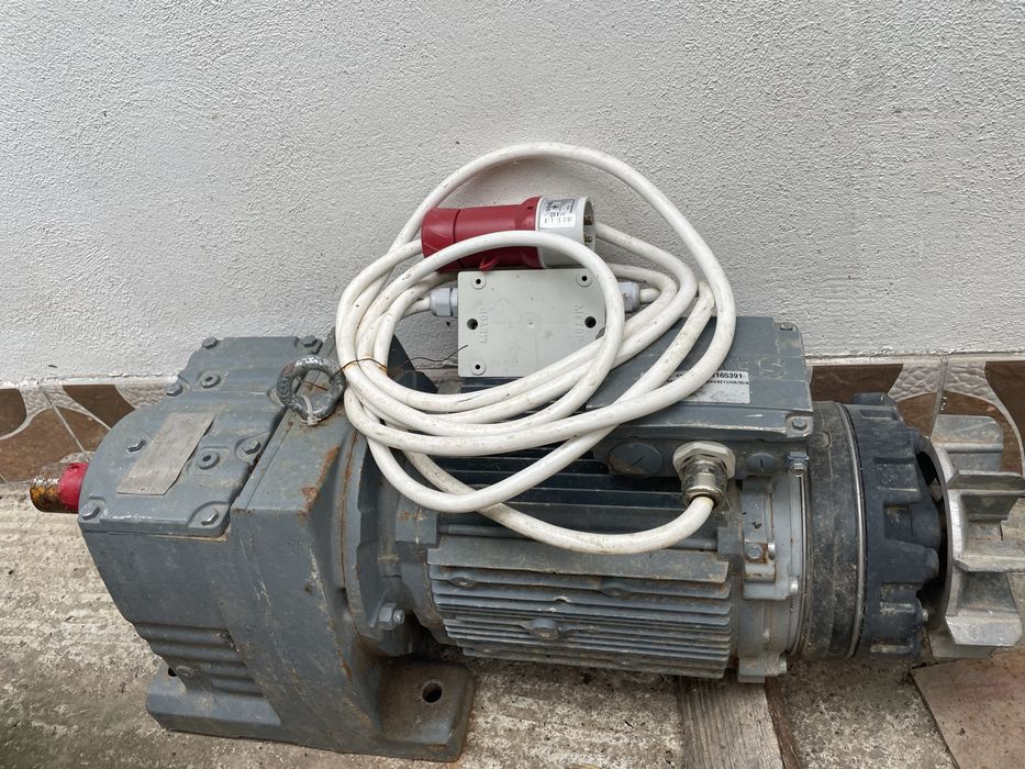 Motoare cu reductor de putere mare pentru forat