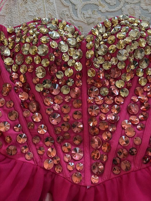 Платье короткое , костельнон Sherri Hill