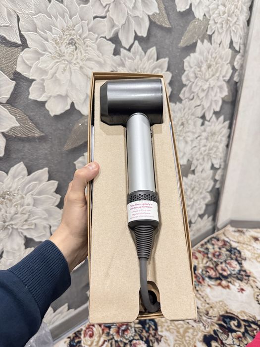 Dyson supersonic professional full yangi sotiladi