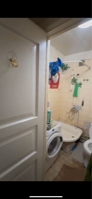 Феруза напротив эко базара продается квартира 2/4/5 кирпичный дом