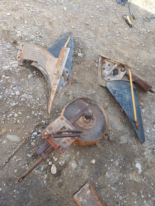 Продам стойки для плуга