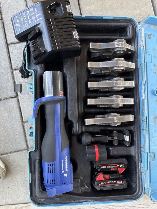 Vind presa de sertizare Geberit ACO203plus 2025 cu bac V15,18,22,28,35  completa la cutie