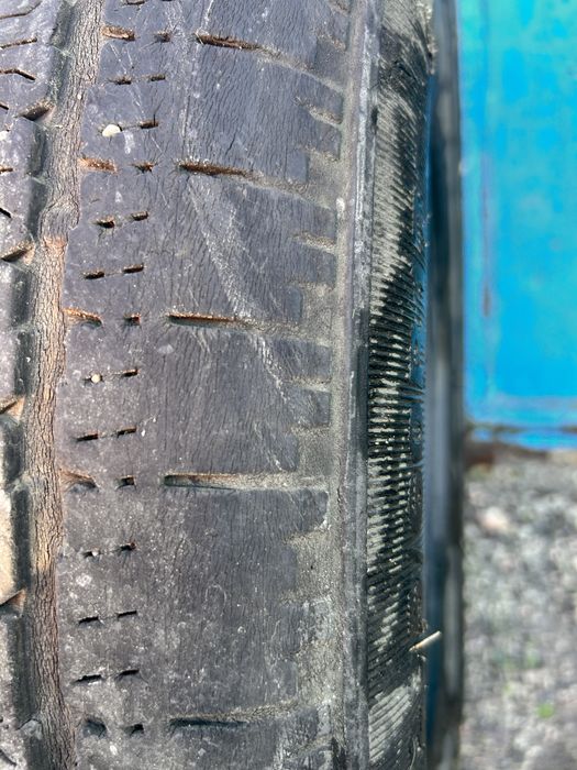 Продам 2 баллона KUMHO RADIAL 798 plus