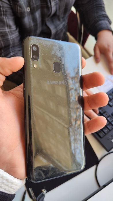 Samsung A 20 holat ideal