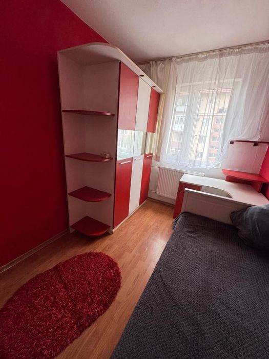 Apartament cu 3 camere in c-uri etaj 3 aprope de cina,gradinita nr 3