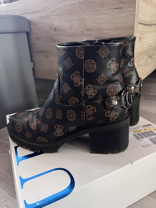 Дамски боти Guess