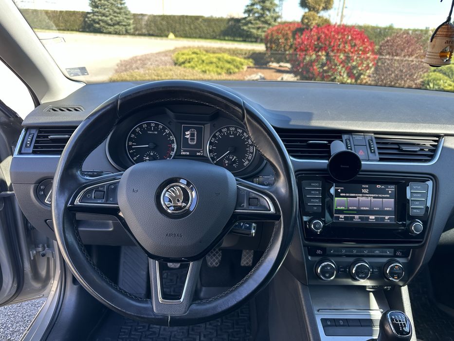 Продавам Skoda Octavia 3