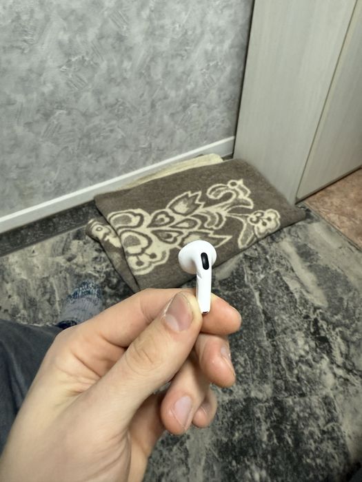 AirPods 4 ANC наушник левый