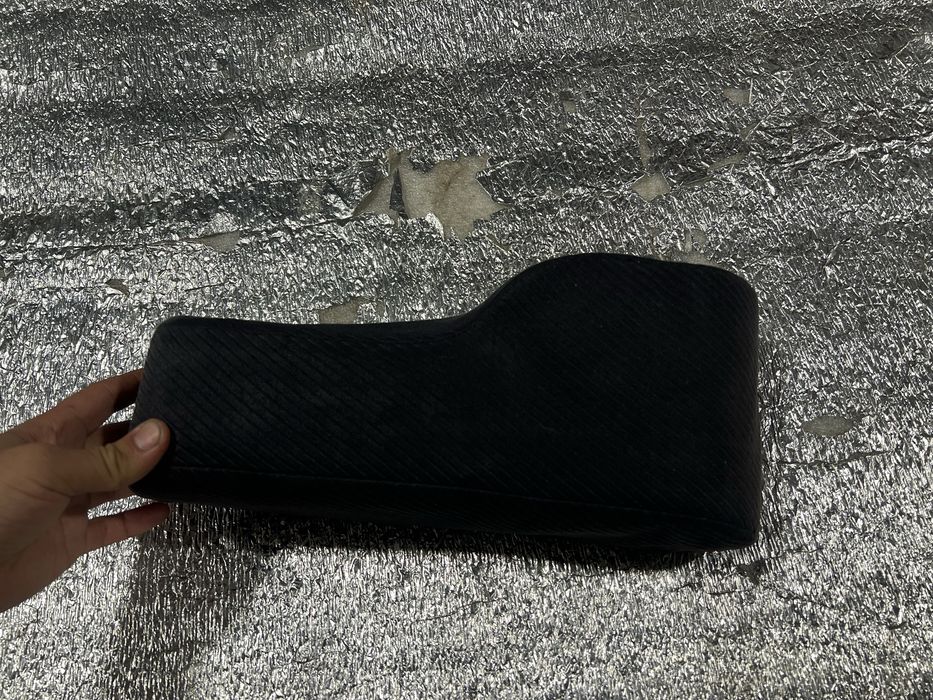 Подлокотник ауди 100 с4