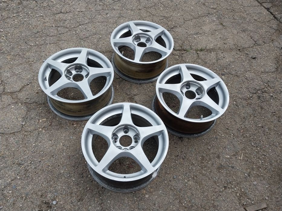 Диски R16. Один вареный. 5×114.3. На Toyota camri, Kia cerato и други.