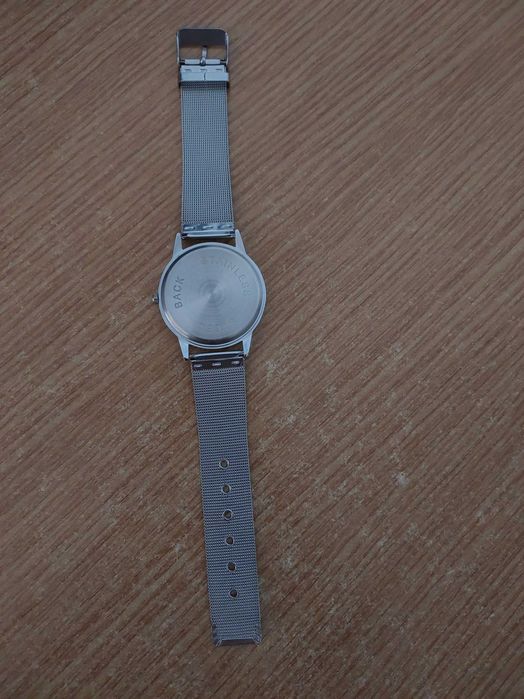 Vând ceas de damă cu cuarț