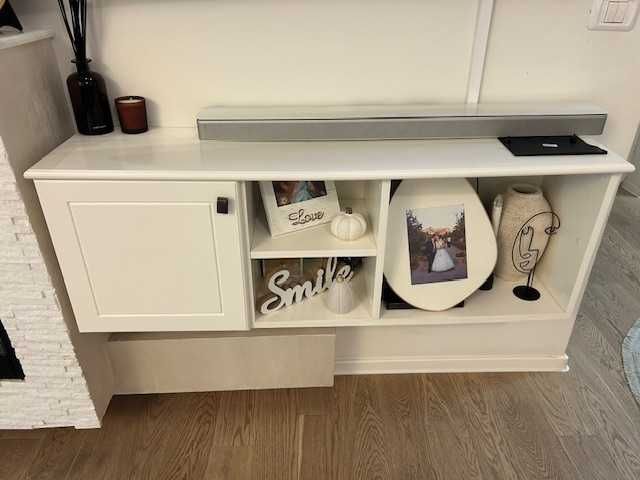 Set mobilă complet, stil modern, MDF premium – stare foarte bună