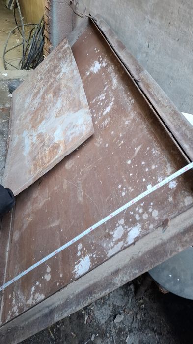 Железнодорожная дверь