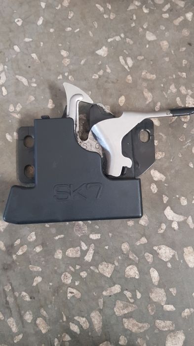 Замок капота хонда