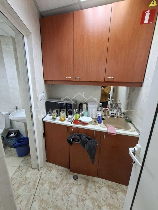 Дава се под наем Офис в Велико Търново, Колю Фичето - 94 кв.м за 498.27 € - Снимка #2