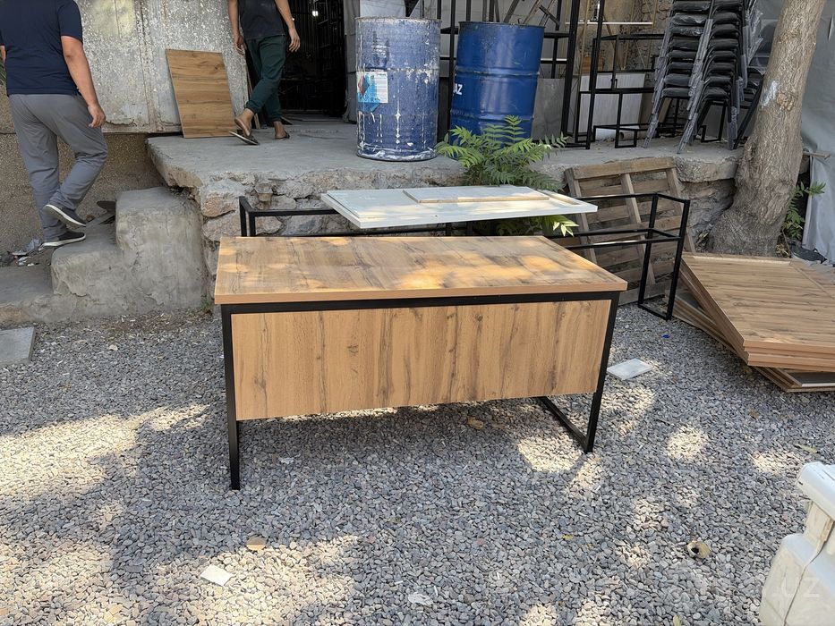 Buyurtma asosida stollar, istalgan o'lchamda — loft uslubi