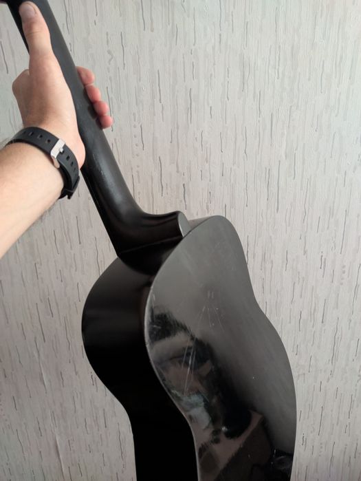 Гитара 6 струнная продам