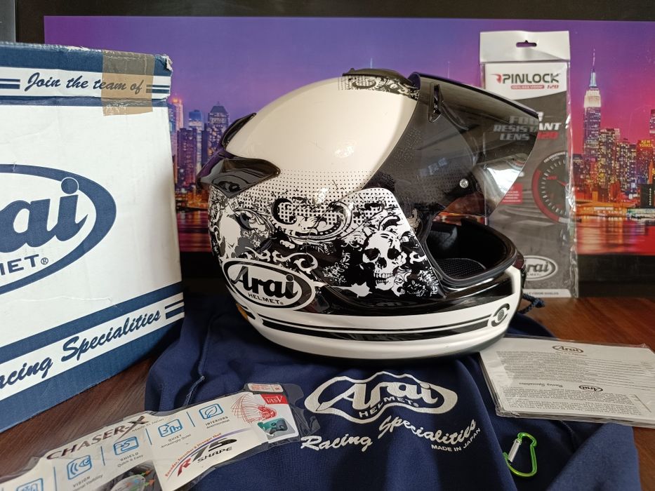 Мото шлем от Японского бренда ARAI CHASER - X