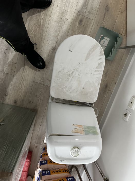 Унитаз с раковиной