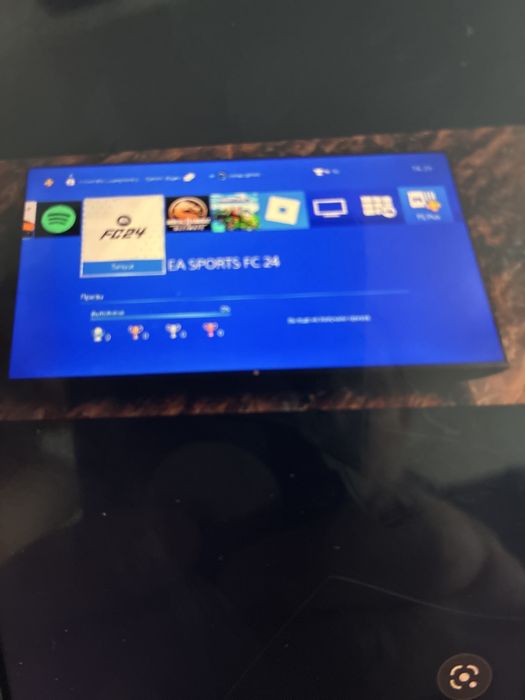 Продаю PlayStation четыре