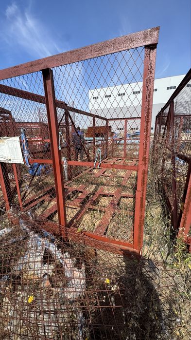 Продам металлические каркасы с сеткой