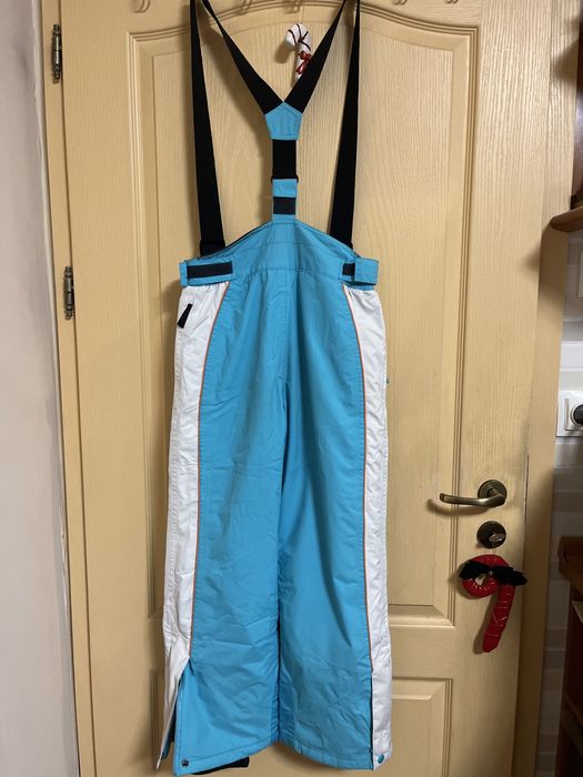 Топъл ски гащеризон за ръст 140 см.