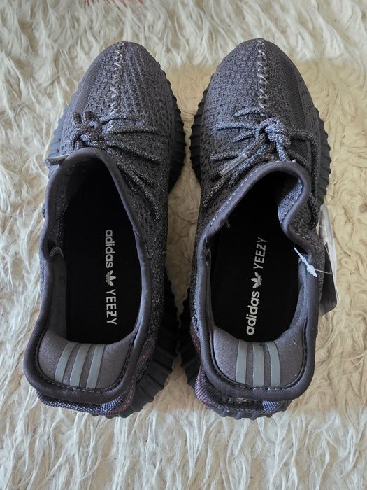 Adidasi adidas Yeezy