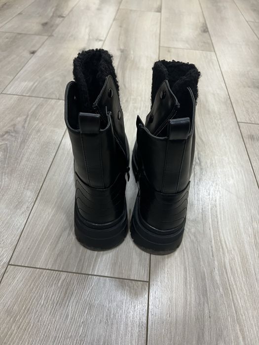 Дамски боти номер 38