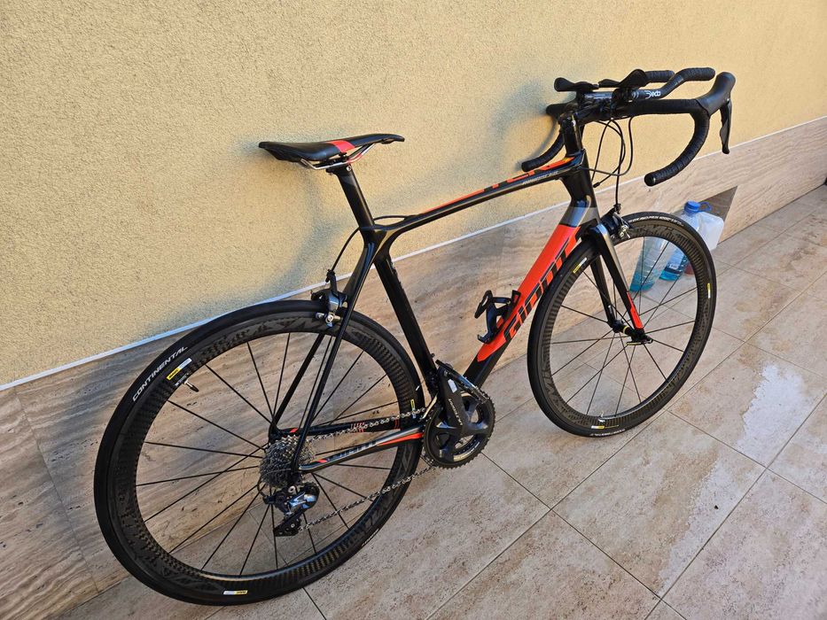 Карбонов шосеен велосипед Giant Advanced Pro 1 TCR