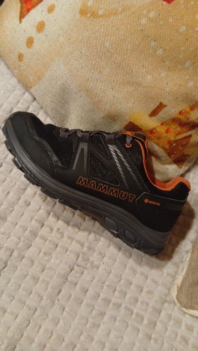 N.38 Чисто нови обувки Mammut с Gore-tex