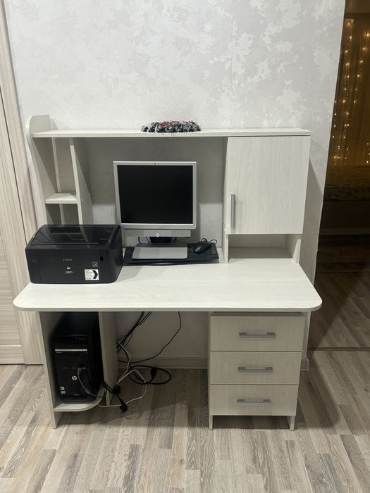 Компьютерный стол