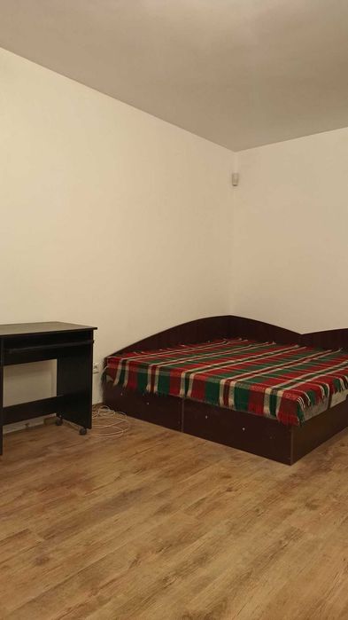 Уюутен двустаен апартамент с гараж в сърцето на София